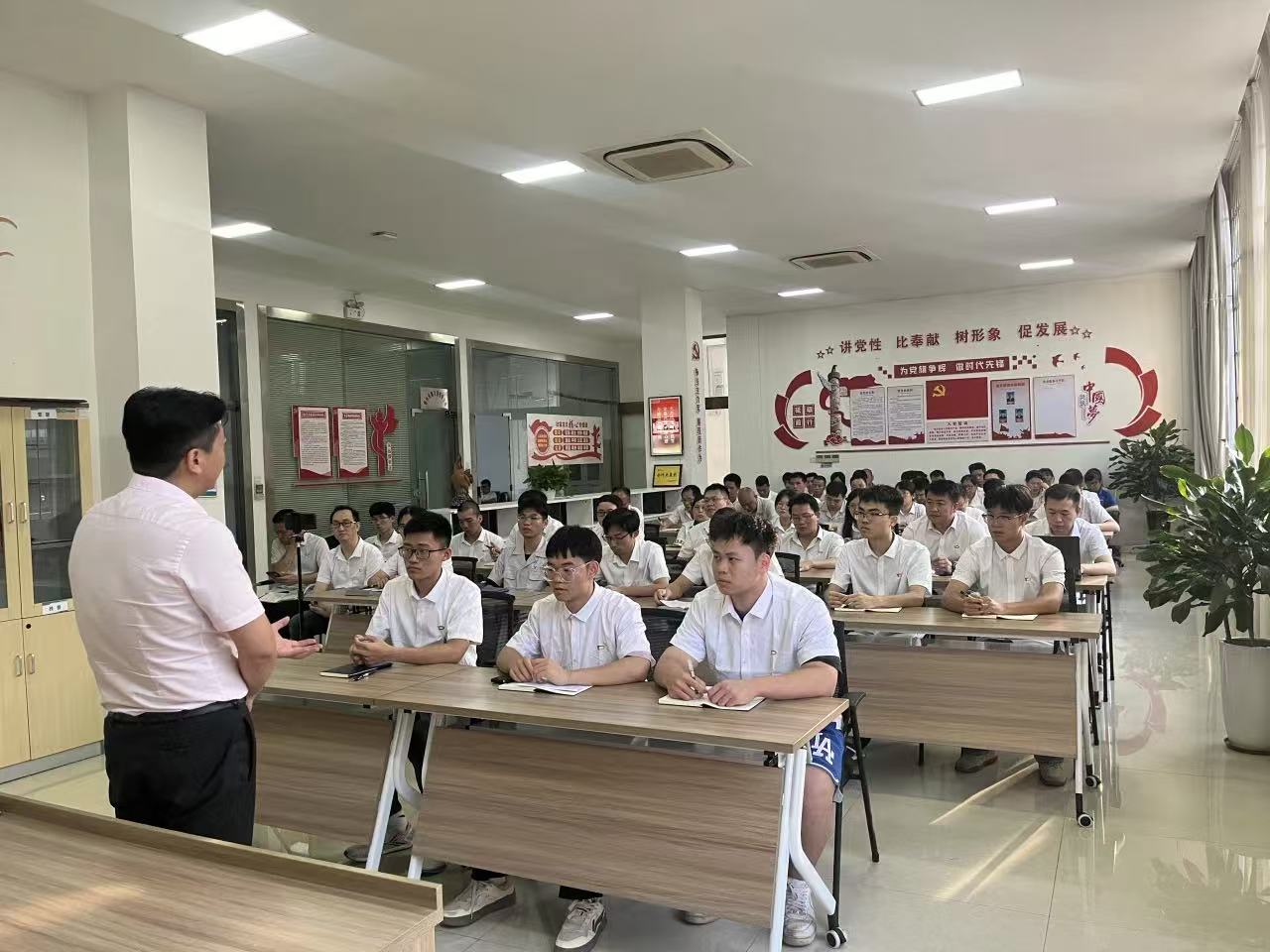 易德e领鲜简讯：赢在当下丨欢迎桂电实习生加入，开启成长新征程