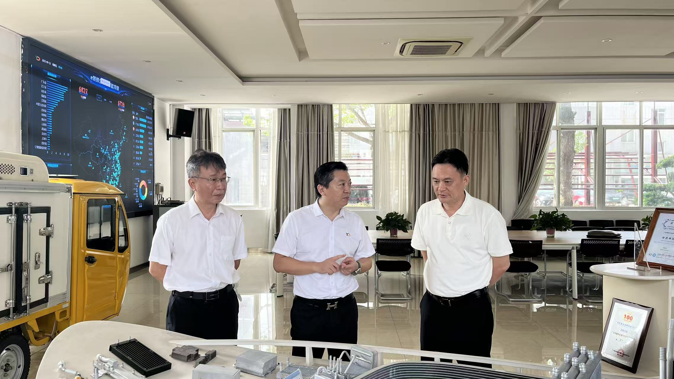 Zhang Hua, member of the Standing Committee of the Liuzhou M